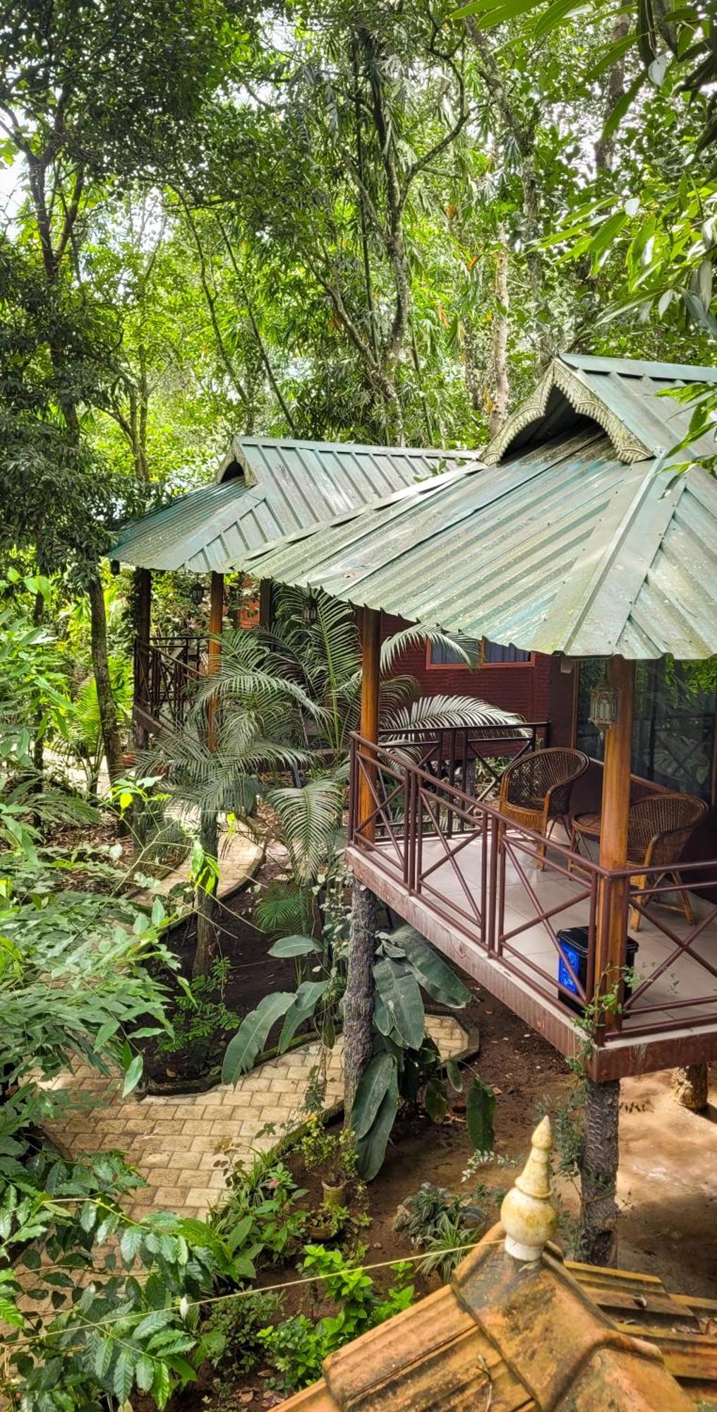 มันซูน รีทรีทส์ Bed & Breakfast เทกคาดี ภายนอก รูปภาพ